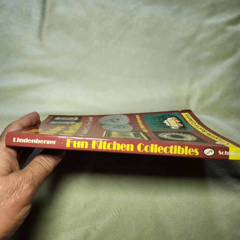 Fun Kitchen Collectibles A Handbook & Price Guide Paperback Published 1996